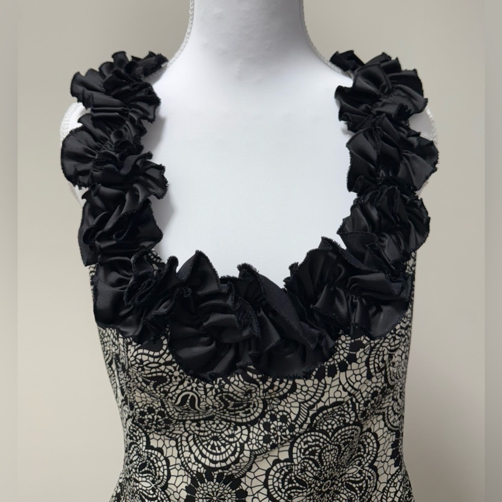 MAGGI LONDON FLORAL SHEATH COCKTAIL DRESS BLACK WHITE ROSETTE NECK SIZE 10 - Picture 3 of 9